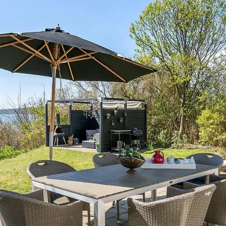 Semesterbostad Ose - 50m From The Sea By Interhome